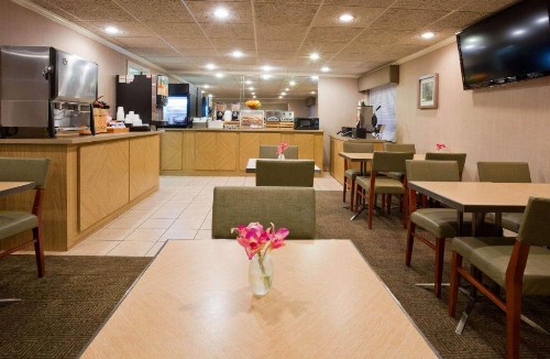 La Quinta Inn by Wyndham Minneapolis Airport Bloomington - image 43