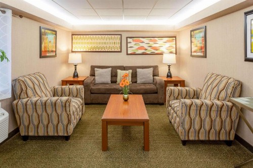 La Quinta Inn by Wyndham Minneapolis Airport Bloomington - image 6
