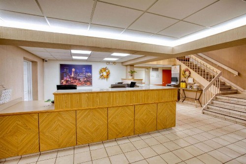 La Quinta Inn by Wyndham Minneapolis Airport Bloomington - image 9