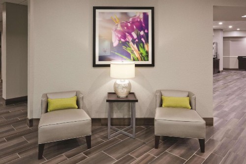 La Quinta by Wyndham Minneapolis Bloomington W - image 25