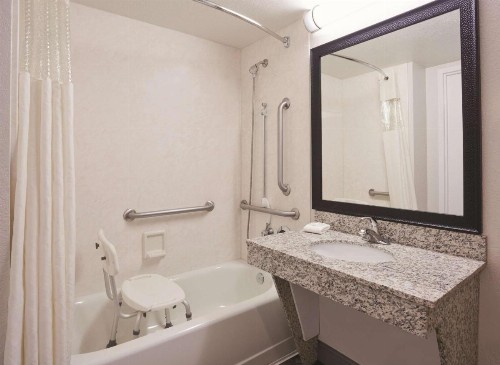 La Quinta by Wyndham Minneapolis Bloomington W - image 33