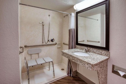La Quinta by Wyndham Minneapolis Bloomington W - image 48
