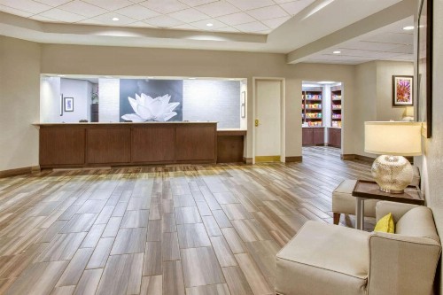 La Quinta by Wyndham Minneapolis Bloomington W - image 6