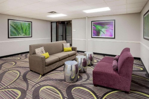 La Quinta by Wyndham Minneapolis Bloomington W - image 8