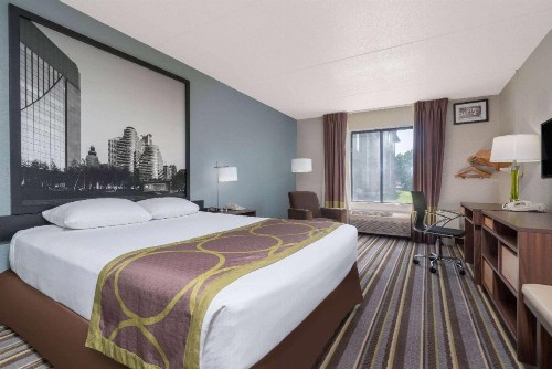 Super 8 by Wyndham Bloomington/Airport - image 28