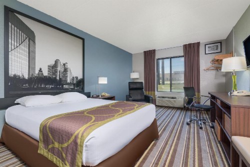Super 8 by Wyndham Bloomington/Airport - image 32