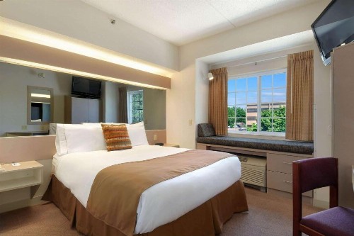 Microtel Inn & Suites by Wyndham Bloomington/Minneapolis - image 7