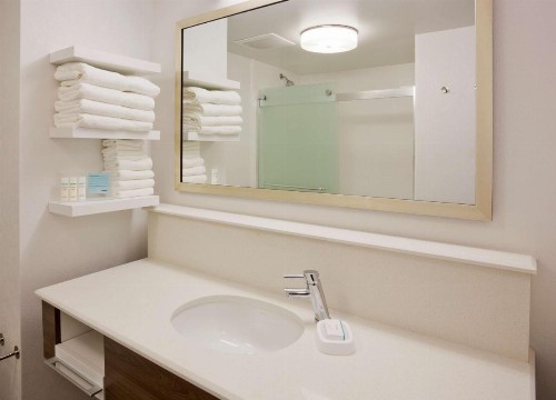 Hampton Inn Minneapolis Bloomington West - image 14