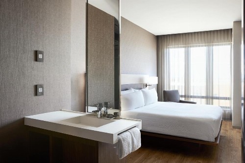 AC Hotel by Marriott Bloomington Mall of America - image 5