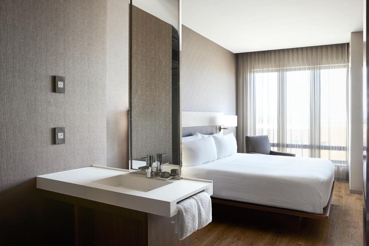 AC Hotel by Marriott Bloomington Mall of America - image 5