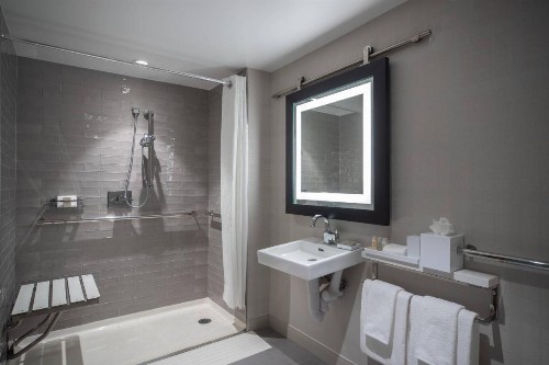 Renaissance Minneapolis Bloomington Hotel - image 32