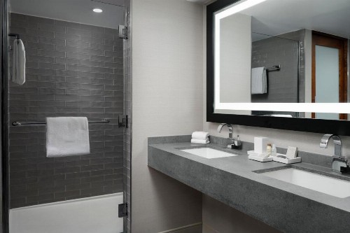 Renaissance Minneapolis Bloomington Hotel - image 35