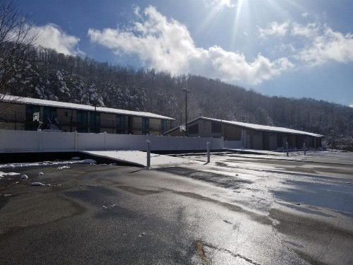 Blue Ridge Rustic Inn - image 35