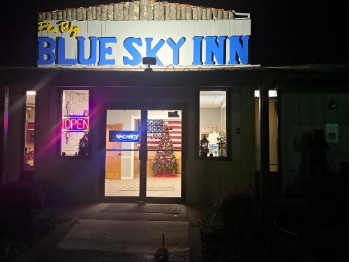 Blue Ridge Rustic Inn - image 41