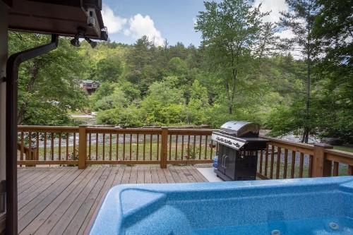 River Retreat - image 9