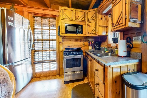 Rich Mountain Bungalow - image 9