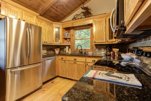 Moonshine Hollow Cabin - image 11