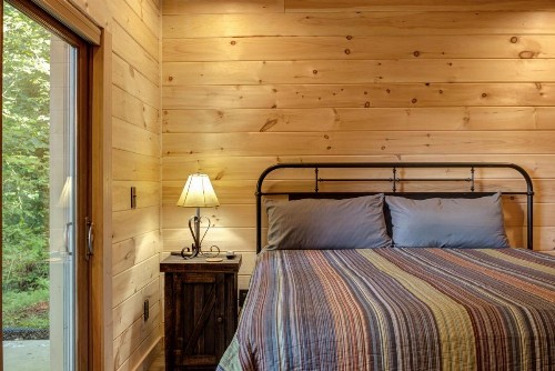 Moonshine Hollow Cabin - image 6