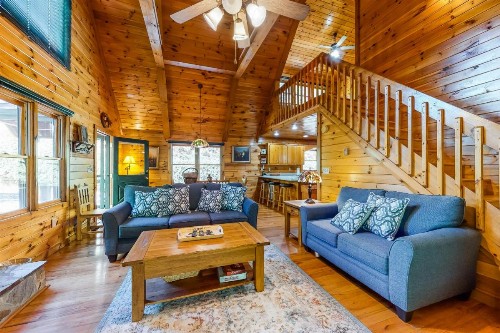 Lucilles Creekside Hideaway - image 7