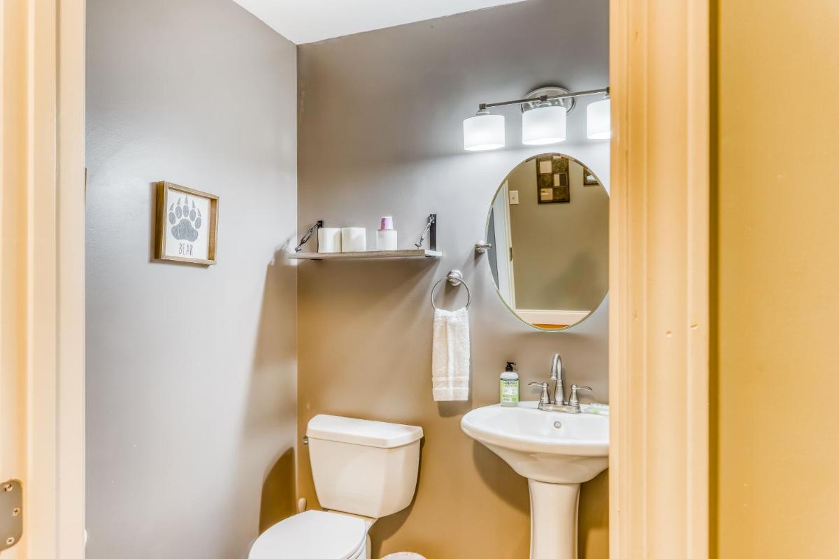 Creekside Retreat - image 7