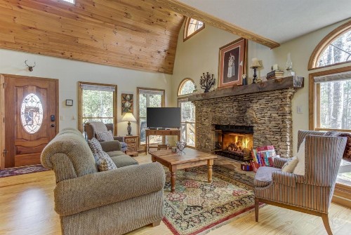 Hemlock Hideaway - image 1