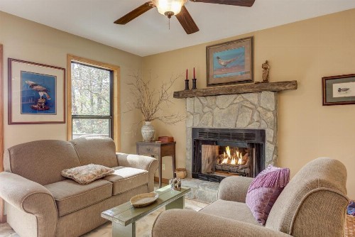 Hemlock Hideaway - image 2