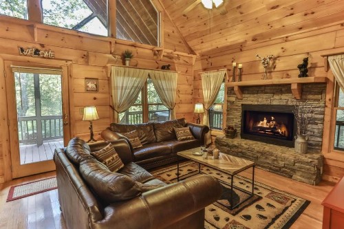 Creekside Hideaway - image 10