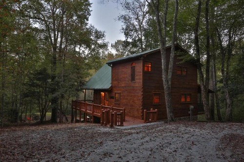 Creekside Hideaway - image 5