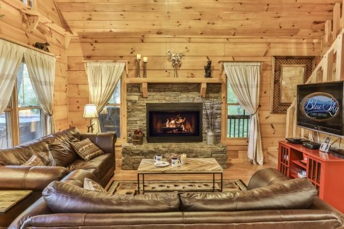 Creekside Hideaway - image 9