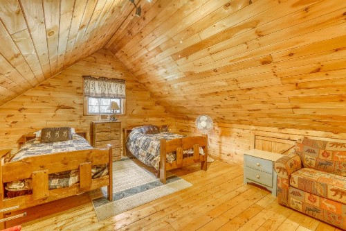 Sugar Creek Cabin - image 10