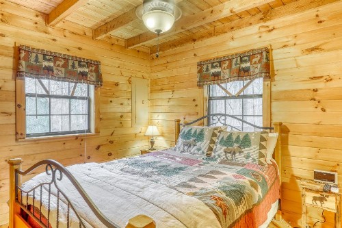 Sugar Creek Cabin - image 12