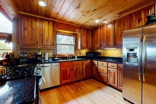 Sunrise Cabin - image 10