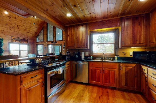 Sunrise Cabin - image 11