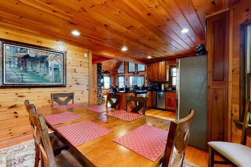 Sunrise Cabin - image 12