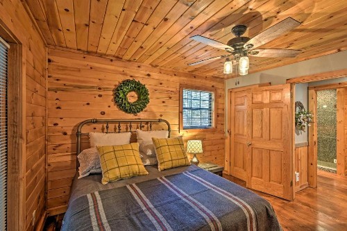 Blue Ridge Mtns Creekside Cabin with Hot Tub and Pier! - image 12