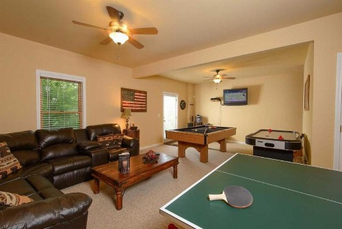 Bearfoot Bungalow by Escape to Blue Ridge - image 10