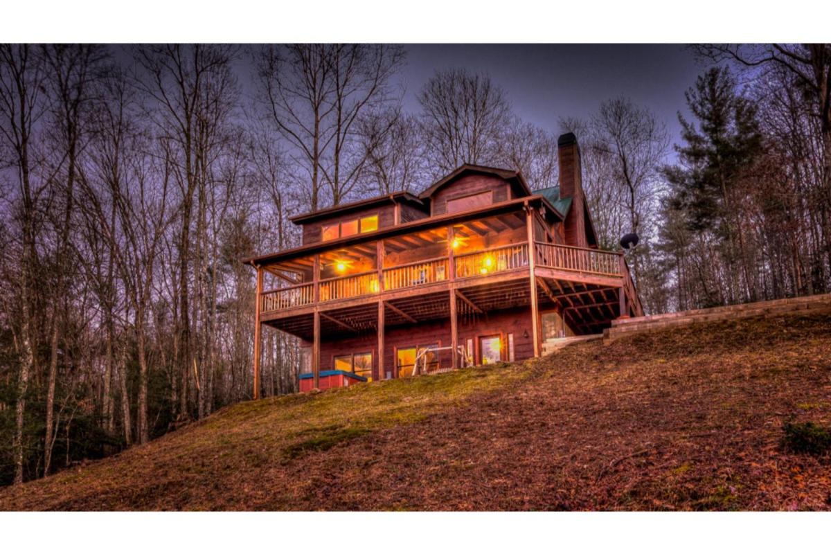 Resting Bear Retreat by Escape to Blue Ridge - image 2