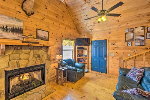 Creekside Cabin in the Blue Ridge Mountains!