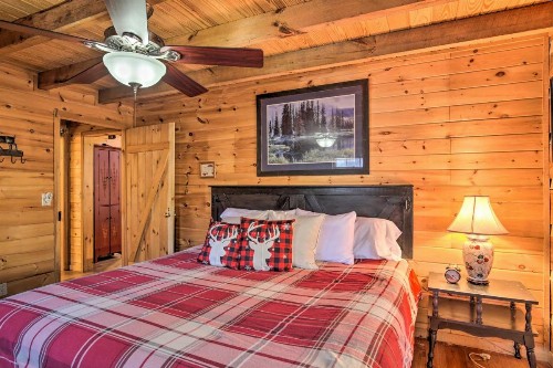 Charming Blue Ridge Cabin with Hot Tub and Grill! - image 9