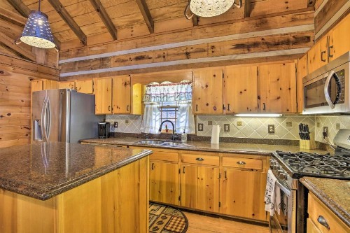 Charming Blue Ridge Cabin with Hot Tub and Grill! - image 6