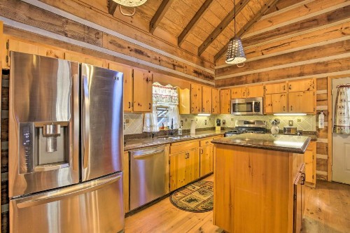 Charming Blue Ridge Cabin with Hot Tub and Grill! - image 8