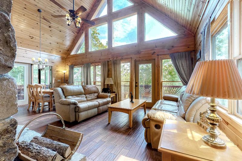 The Six Bears Lodge - main image