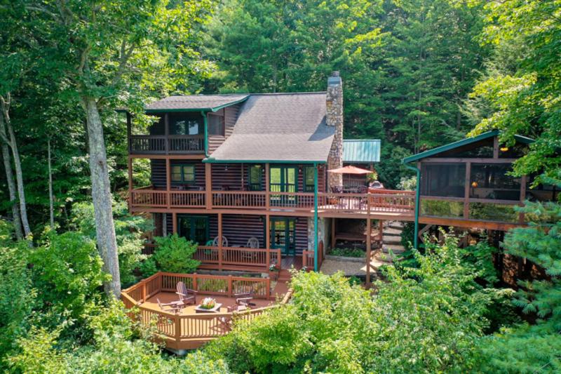 Off The Grid by Escape to Blue Ridge - main image