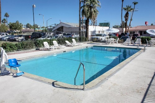 Red Roof Inn Blythe - image 2
