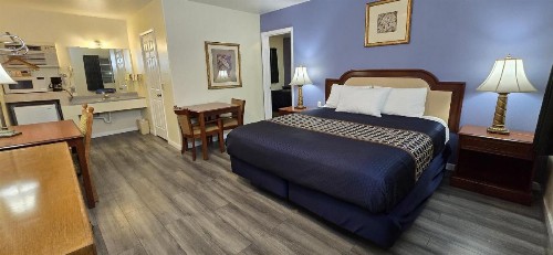 Rodeway Inn & Suites - image 28