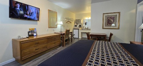 Rodeway Inn & Suites - image 29