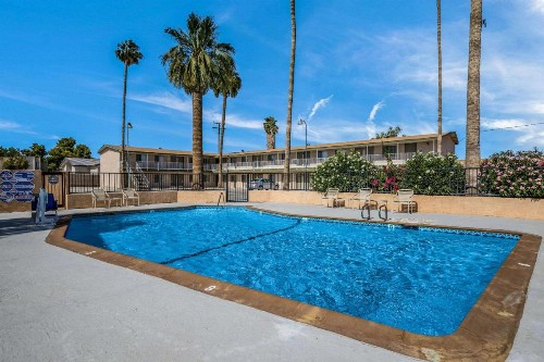 Rodeway Inn & Suites - image 34