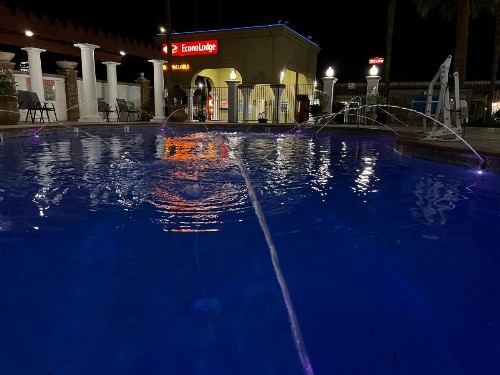 Econo Lodge - image 32
