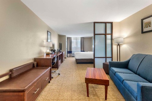 Comfort Suites Blythe - image 23
