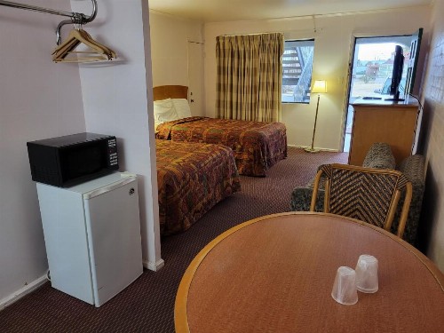 Emerald Inn - image 21